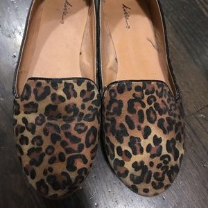 Cute leopard smoking slippers